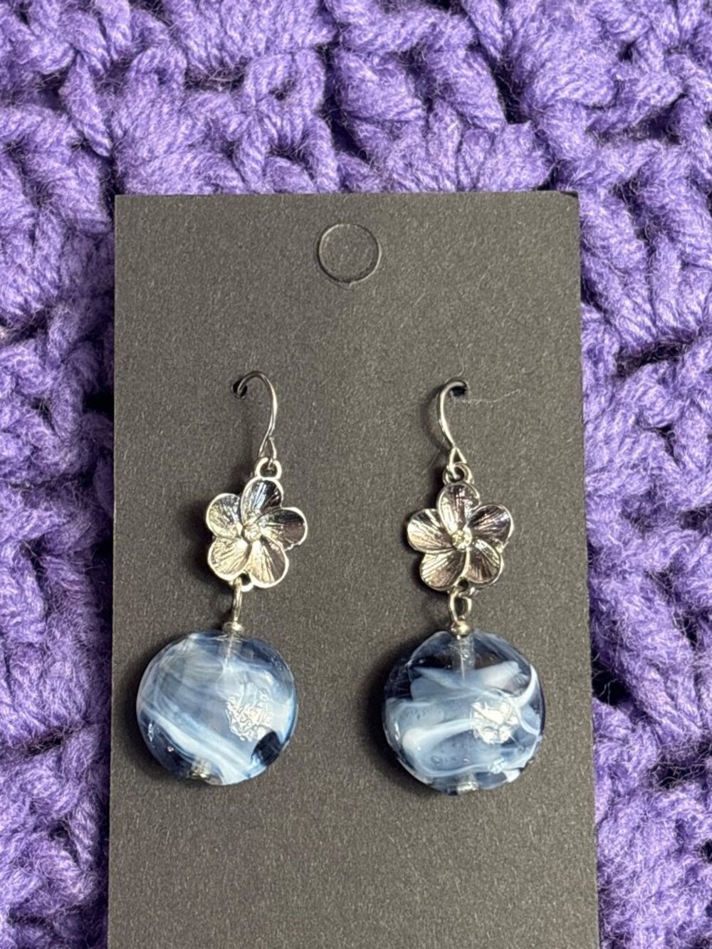 Blue White Swirled Glass Bead Dangle Earrings Silvertone Flower Clear Rhinestone